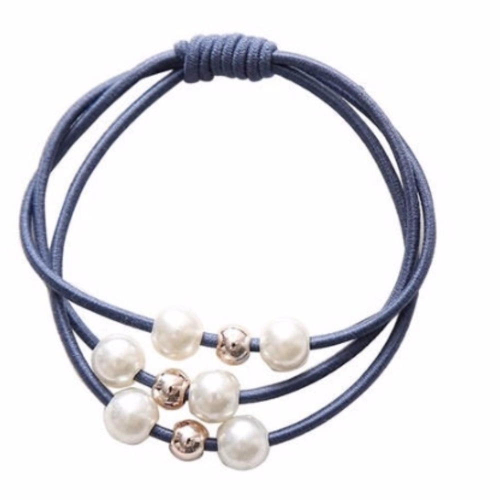 ⭐️ Pearl and Gold Ponytail Holders